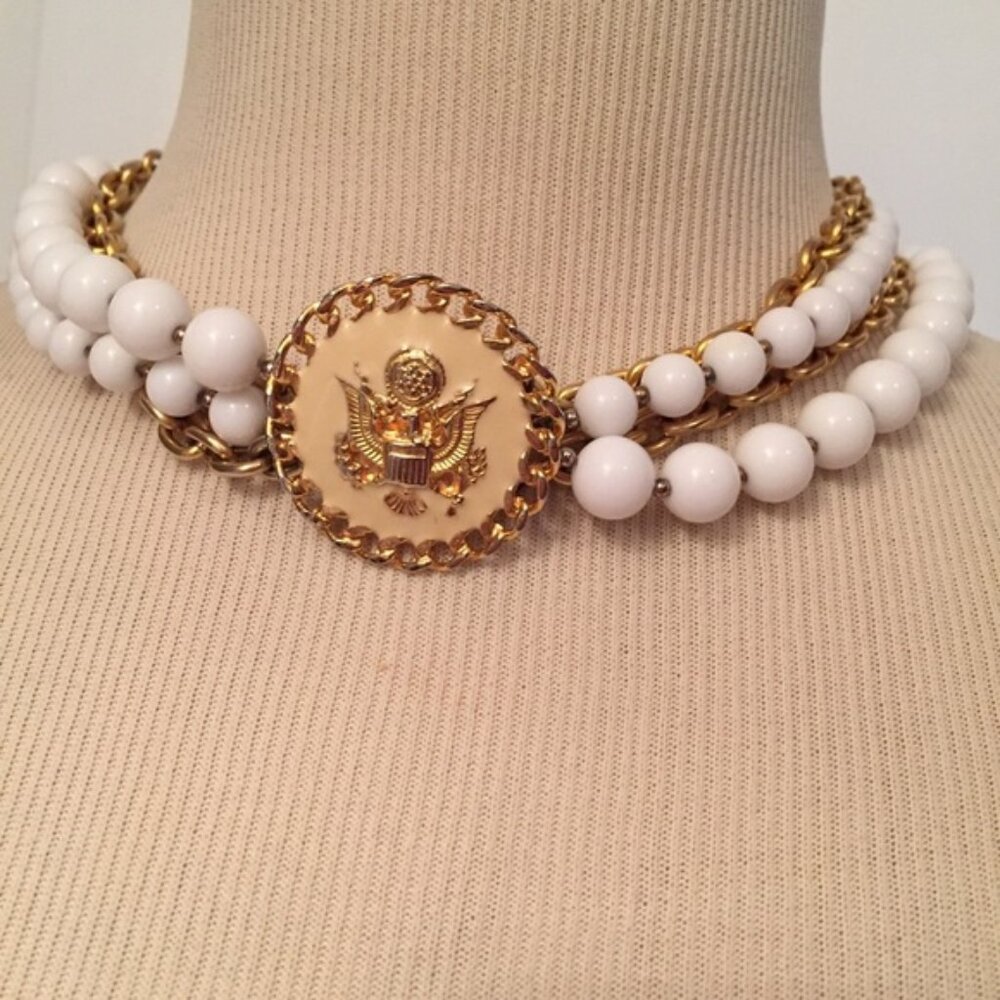 NECKLACE CHOKER WHITE BEADS GOLD CHAINS EAGLE PRESIDENTIAL CREST VINTAGE 17”